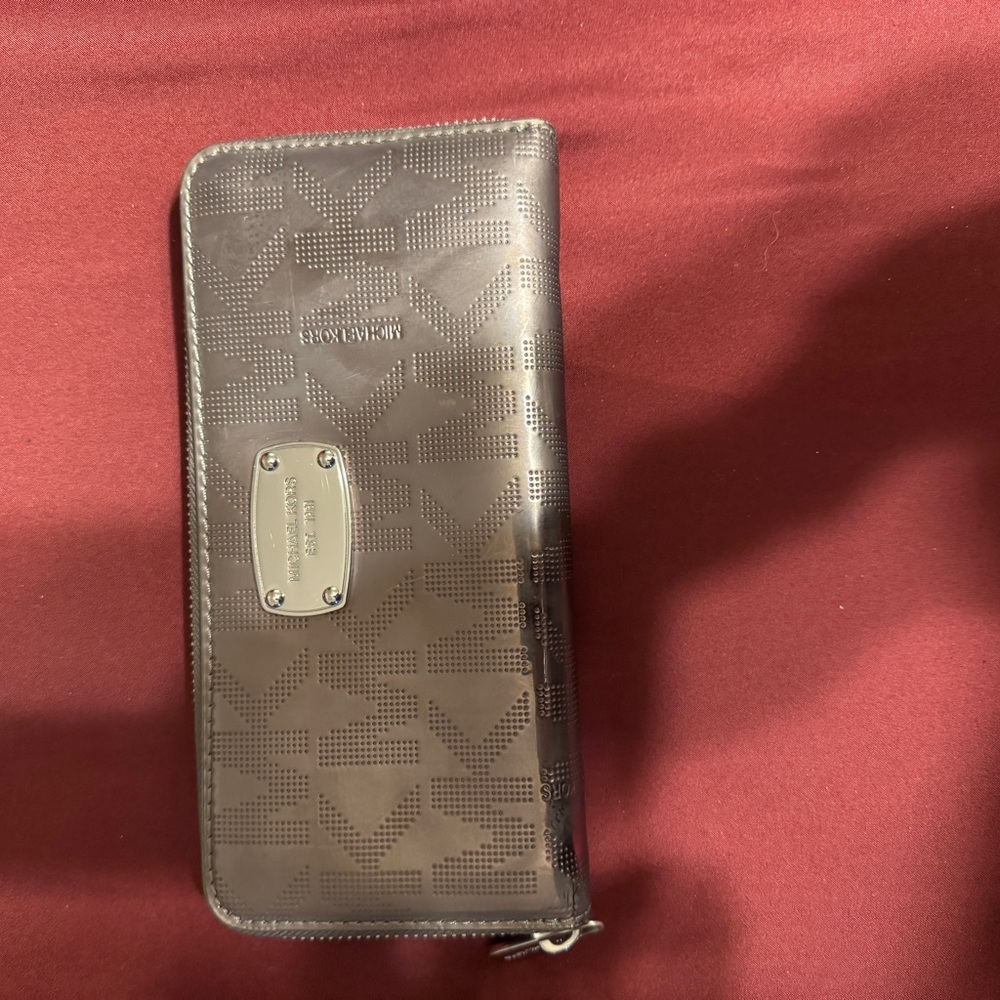 Michael Kors Silver Wallet